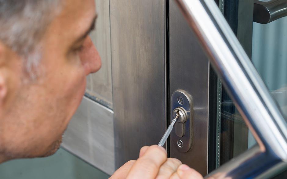 changer serrure porte de garage Fresnes
